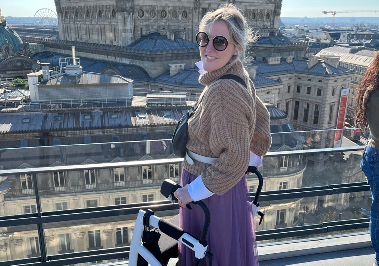 Ardra celebrating her 20th wedding anniversary in Paris.